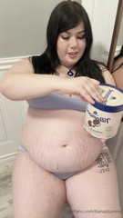 1193674633_omfg-an-ice-cream-chug-wow-just-like-old-times-except_15.mp4