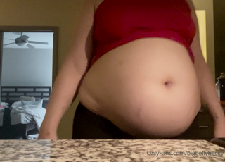 239865086_watch-me-slam-my-belly-on-the-counter_0.m4v