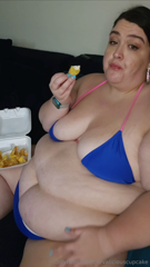 1276096764_cant-decide-if-i-want-this-snack-or-you-more-why-not-both_18.mp4