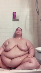 149148396_trying-to-drown-myself-in-the-shower-because-i-was-dr-unk-an_0.m4v