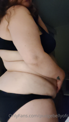 365409230_weekend-trip-vibes-some-late-night-belly-jiggles-from-last_0.m4v