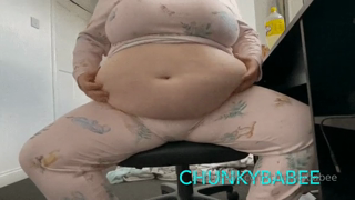 373097401_come-and-watch-over-20-minutes-of-me-stuffing-my-fat-face-wi_4.mp4