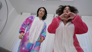KarolinGeimnLlaBrdlyFirstTriplewithtenKarlina18LlaBrdlyHtgrou20221129NRXStdioprnbox1080p.mp4
