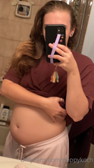 712129603_love-how-much-my-big-tshirts-can-hide-how-huge-my-belly-is-w_3.mp4