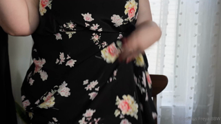 1200468155_mommy-s-growth-plan-phase-3-female-feeder-phase-3-of-mom_0.mp4