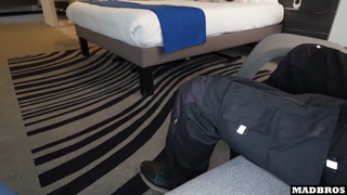 #4 Jade J'Adore se fait baiser dans une chambre d'hôtel !  [Madbros].mp4