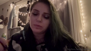 1418110689_upclose-lazy-burger-stuffing-3-watch-me-eat-a-bowl-and-a-1_0.mp4