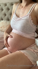 700588111_bumpdate-and-belly-oil-rubbing-that-soothing-oil-all-over-m_0.m4v