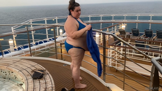 903662500_watch-me-show-off-all-my-fat-in-my-tiny-bikini-in-the-terrac_0.mp4