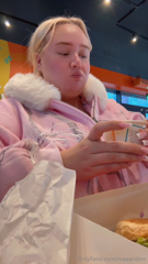 1454759449_feeling-so-full-right-now-eating-out-in-public-always-makes_0.mp4