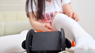 【ASMR】オイルたっぷり🫧チアガールの白ニーハイソックスで耳をスクラッチング😴 🧦💕【睡眠導入⧸Foot sole⧸Scratching⧸Oil⧸sleep⧸No Talking】 [Mtc2nFaVS3o] [4540724d620f070bdb9876d2a61d2150ff013fd7].mp4