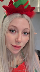 1439390244_this-little-elf-is-feeling-very-much-like-she-needs-a-belly_0.mp4