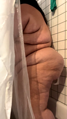 1362142450_shower-and-smoke-live-hangout_0.mp4
