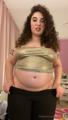 1430246598_my-belly-is-so-big-and-round-at-my-new-weight-can-you-imagi_0.mp4