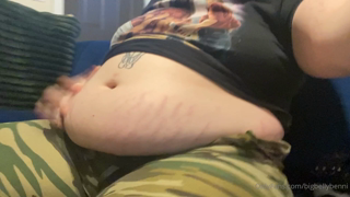 449951690_bet-you-cant-see-my-belly_2.m4v