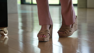 Love Her Feet - 2022-10-29 - Perk of House Sitting [WEBDL-1080p].mp4