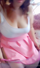 311765096_on-wednesday-s-we-wear-pink-i-think-i-ll-be-wearing-this_9.m4v