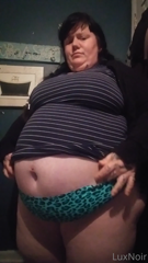 49252133_another-feeder-sent-me-a-late-night-snack-of-2-of-the-big-32_0.m4v