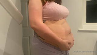279590463_bet-you-like-a-nice-long-big-belly-play-am-i-looking-fatt_0.m4v