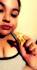 373949566_just-finishing-a-burger_0.mp4