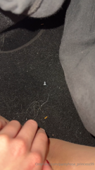 1298137283_made-me-pussy-cum-on-the-floor-of-my-car-before-work_0.mp4