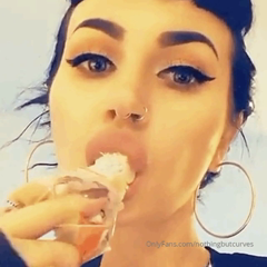 41510806_cherrys-x-rated-camera-roll-dumped-into-your-dms-nomorec_0.mp4