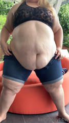 603482887_tgif-here-is-a-slow-mo-belly-jiggle-for-my-loves_0.m4v