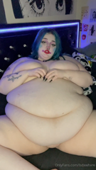 1594563845_fat-bellied-clown_0.mp4