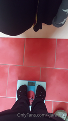 639838604_ich-habe-mich-mal-gewogen-i-weighed-myself-once_0.m4v