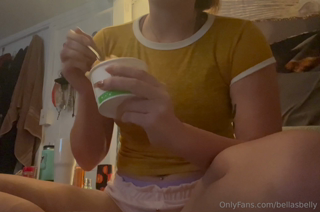 1243402414_a-cute-lil-eating-video-333-natinnn-2-crazy_0.mp4