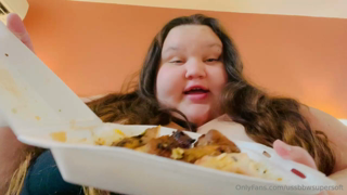 1088570697_i-sure-do-love-me-some-noodles-tried-to-do-a-bit-of-a-cl_0.mp4