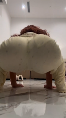 ygkWwniavc6bBWLO.mp4