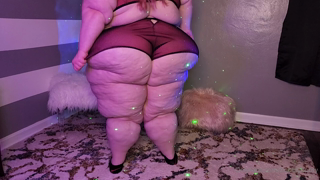551594529_is-my-ass-fatter_0.m4v