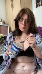 132056312_oreo-ice-cream-anyone-wanna-send-me-snack-money-my-sta_0.m4v