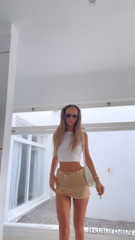 358560724_i-liked-this-outfit_0.mp4
