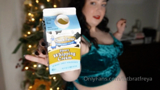 847299712_be-my-christmas-piggy-heavy-cream-stuffing-female-feeder_1.mp4