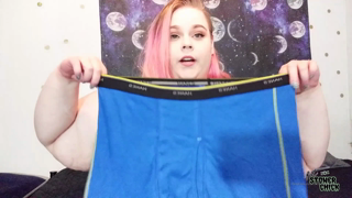 15648980_check-out-today-s-new-video-trying-on-my-bf-s-clothes-wat_0.mp4
