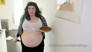 818218539_fat-feedee-gf-comes-to-holiday-dinner-it-s-the-holiday-sea_0.mp4