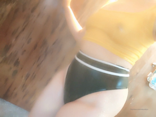 349004963_showering_0.mp4