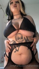 620581535_undress-with-me_0.m4v