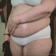 1552765495_my-wardrobe-can-t-keep-up-full-vid-https-onlyfans-com-1_0.mp4