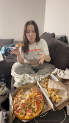 953824931_i-got-my-friend-to-film-the-start-of-this-huge-feast-we-had_0.mp4