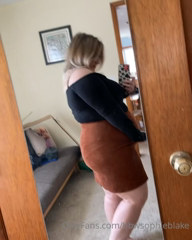 122888235_swipe-for-a-look-up-my-skirt-i-love-wearing-tight-clothes-i_4.m4v