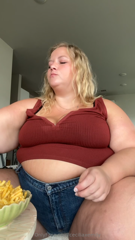 1186662262_the-way-my-belly-looks-like-it-doubled-in-size-has-me-reelin_0.mp4