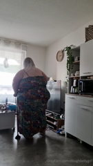 1203149789_this-is-how-a-whale-walk_0.mp4