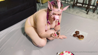 319012596_ive-been-such-a-naughty-greedy-piggy-this-year-and-now-i_0.m4v