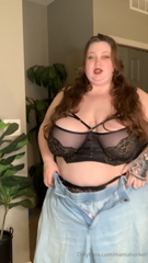 1051143272_in-this-video-i-try-on-old-clothing-i-used-to-wear-when-i-wa_0.mp4