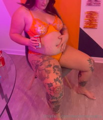 747881855_looking-at-my-belly-like_0.m4v