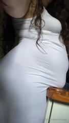 1083943552_im-posting-this-here-to-remind-me-to-see-how-the-same-dress_0.mp4