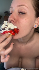 1047423705_wanna-have-dessert-just-your-messages-baby_0.mp4